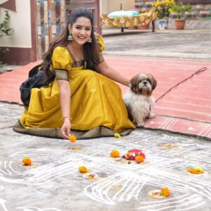 Himaja Instagram - .🪁 Just like the kites in the sky, may your dreams soar high this Makar Sankranti! Happy Makar Sankranti Friends❤️🫂 #SankrantiFestival #sankranthi #kite
This Beautiful Outfit By @mickeyfashions6
