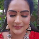 Himaja Instagram - Thank U @bhavani._.makeovers for this Beautiful makeup & Hair ❤️
