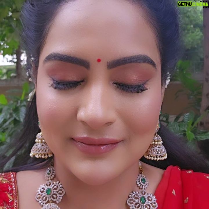 Himaja Instagram - Thank U @bhavani._.makeovers for this Beautiful makeup & Hair ❤️