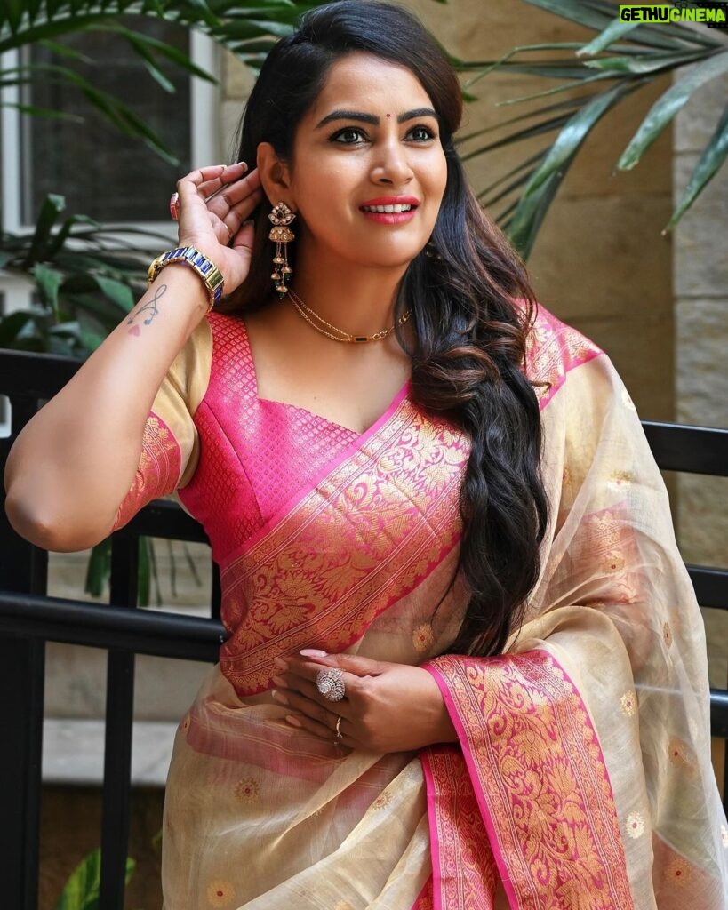 Himaja Instagram - ❤️ Beautiful Saree Designed By @kushalethnix Beautiful Jewellery By @akshayjewels9 #sareelove