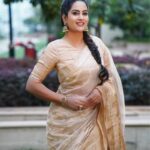 Himaja Instagram - ☆Saree Queen Vibes•☆ ❤️In Love with @sacredweaves ❤️Photography @pratapsphotography #culture #saree #sareelove #beyourself #selflove