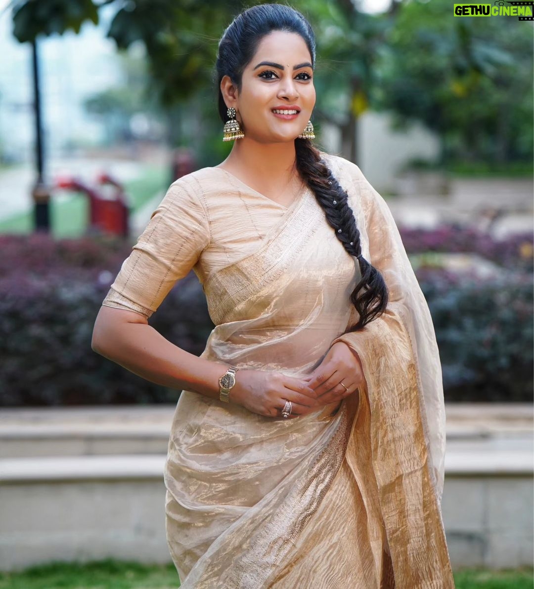 Himaja Instagram - ☆Saree Queen Vibes•☆ ❤️In Love with @sacredweaves ❤️Photography @pratapsphotography #culture #saree #sareelove #beyourself #selflove