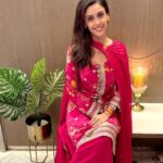 Hrishitaa Bhatt Instagram - Festive vibes with my special ones 💗 . . . • • • Outfit @shivaliahmedabad PR @sonyashaikh Managed by @moushumibanerji #hrishitaabhatt #bollywoodactress #mumbaiinfluencer #mumbaiinstagrammers #mumbaidaily #mumbaigram #mumbaifashion  #bollywoodfashion #bollywoodstyle #indianactress #glitz #glamourous #indianfestival #diwali #happydiwali #festivelooks