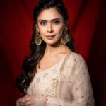 Hrishitaa Bhatt Instagram - A dash of sparkle ✨️ . . . . Styled by - @stylebyriyajn Assisted by- @_mansikadam13 Outfit- @shivaliahmedabad Outfit PR- @sonyashaikh Earrings - @miranabymegha × @affiliates_pr MUA- @manish_kerekar Hair by - @bollywoodhairartist Clicked by - @anirudh_ramteke @abhi_nair1997 Managed by - @moushumibanerji . . . #hrishitaabhatt #bollywoodactress #mumbaiinfluencer #mumbaiinstagrammers #mumbaidaily #mumbaigram #mumbaifashion  #bollywoodfashion #bollywoodstyle #indianactress #outfitinspiration #lookoftheday #outfitoftheday #ootd