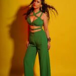 Hrishitaa Bhatt Instagram - Just a girl who loves green🍀 . . . . . . #hrishitaabhatt #bollywoodactress #mumbaiinfluencer #mumbaiinstagrammers #mumbaidaily #mumbaigram #mumbaifashion  #bollywoodfashion #bollywoodstyle #indianactress #outfitinspiration #lookoftheday #outfitoftheday #ootd