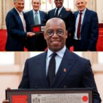 Ian Wright Instagram - A special moment for @wrightyofficial 🙌✨ 🎖️ He received the Freedom of the City of London at Guildhall on Wednesday in recognition of his services to sport and London. #IanWright #London #Football