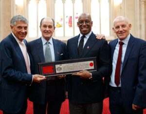 Ian Wright Instagram - Special day. Freedom of the City of London 🎖️❤️ @thecityofldn. Lovely to also share today with Mr Dein, George Graham and Steve Coppell.