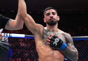 Ilia Topuria Instagram - 14-0 still undefeated 💯