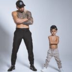 Ilia Topuria Instagram – En 4 semanas, el apellido Topuria será sinónimo de victoria mundial. Aunque para nosotros, la victoria siempre fue nuestra única opción. #TeamTopuria @oblackcaps
.
სულ რაღაც 4 კვირაში, გვარი- თოფურია მსოფლიო გამარჯვების სინონიმად იქცევა.
თუმცა, გამარჯვება ჩვენთვის ყოველთვის ერთადერთი გამოსავალი იყო. Alicante, Spain