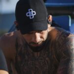Ilia Topuria Instagram – Me he despertado siendo un auténtico @oblackcaps, rompiendo récords. Siendo único, siendo diferente. 🖤 #Oblack #DestacaConOblack Alicante, Spain
