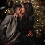 Ilia Topuria Instagram - Queremos desearles a todos una Feliz Navidad. Que esta temporada esté llena de momentos preciosos, risas y unión familiar. Que dios siga iluminando nuestros corazones y nos brinde paz y felicidad. ¡Que todos tengan la fuerza de trabajar por sus sueños y volverlos realidad!🎅🎁✨#Feliznavidad Alicante, Spain