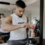Ilia Topuria Instagram - Como ya saben hoy es el Black Friday de @prozis y quería recordar que con mi código descuento "ELMATADOR" más todas sus ofertas, pueden obtener grandes descuentos en sus productos deportivos. . Tienen enlace y códigos en stories. . #Prozis #IliaTopuria Alicante, Spain