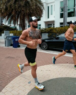 Ilia Topuria Instagram - Smooth run
@oblackcaps 

#IliaTopuria #running #oblack