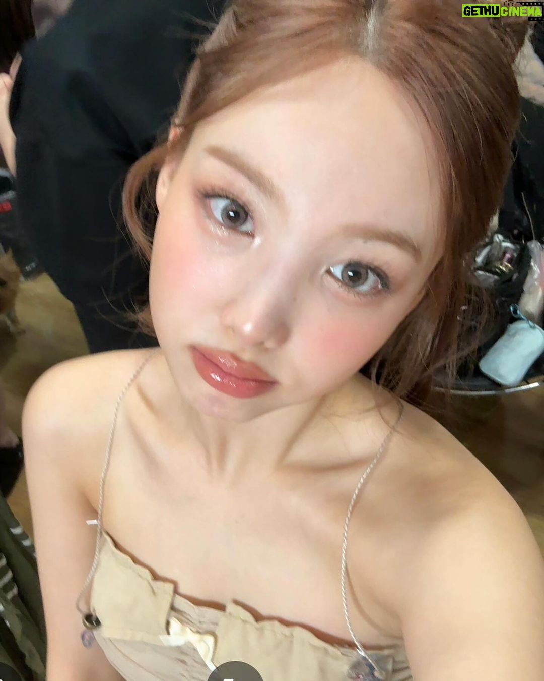 Im Na-yeon Instagram - 넘 늦었지만 뒤죽박죽 원스파크 셀카 ʚ🐰ɞ