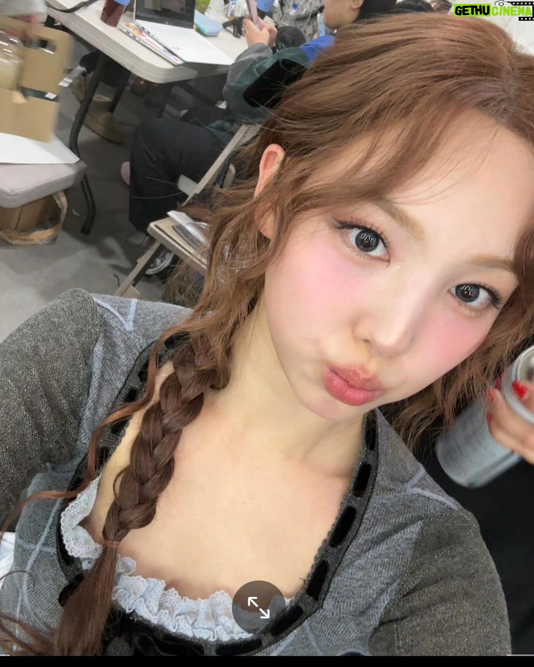 Im Na-yeon Instagram - 넘 늦었지만 뒤죽박죽 원스파크 셀카 ʚ🐰ɞ