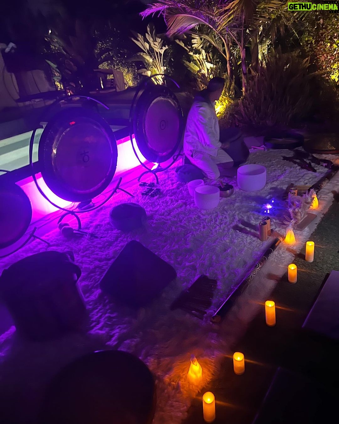 Inanna Sarkis Instagram - Always wanted to have a book club & I just might start one because this night was way too fun not to do it again! …ending with setting intentions and a sound bath is a must My Cool Girls Book club picks 🦋 • Bright Young Women @jessicaknollauthor • Psychic Witch @matauryn • The Beekeeper of Aleppo @lefterichristy • Death of a Salesman • 12 Universal Laws • Many Lives, Many Masters