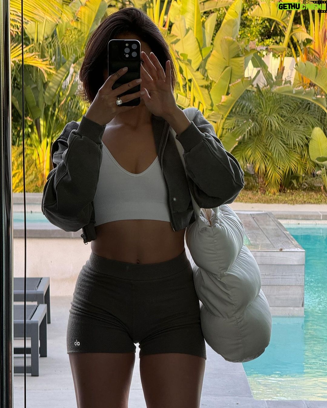 Inanna Sarkis Instagram - πΏππ§π½πͺ²π¨π