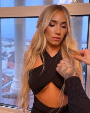 India Martínez Instagram - Rubia o morena? ✨🙃👱🏽‍♀️💪🏽 ahora no me digáis pues a mi me gustas más de morena 😂