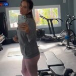 India Martínez Instagram - Cuesta arrancar, solo necesito un mensajito de ánimo!! 😚🥰 Me siento bonita y maravillosa, mi felicidad no depende de una talla, ni de unos kg de más o de menos, pero se que cuando entreno y cuido mi alimentación sea cual sea el resultado físico me siento en pleno equilibrio. Vamos a por el 2024? 💪🏽