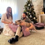 India Martínez Instagram - Os deseamos una Feliz Navidad!! Esperamos que estéis pasando bonitos momentos junto a vuestros seres queridos, ese es el mayor regalo que tenemos. Y recordar con mucho amor a los que no están. Felices Fiestas!!! 🎄