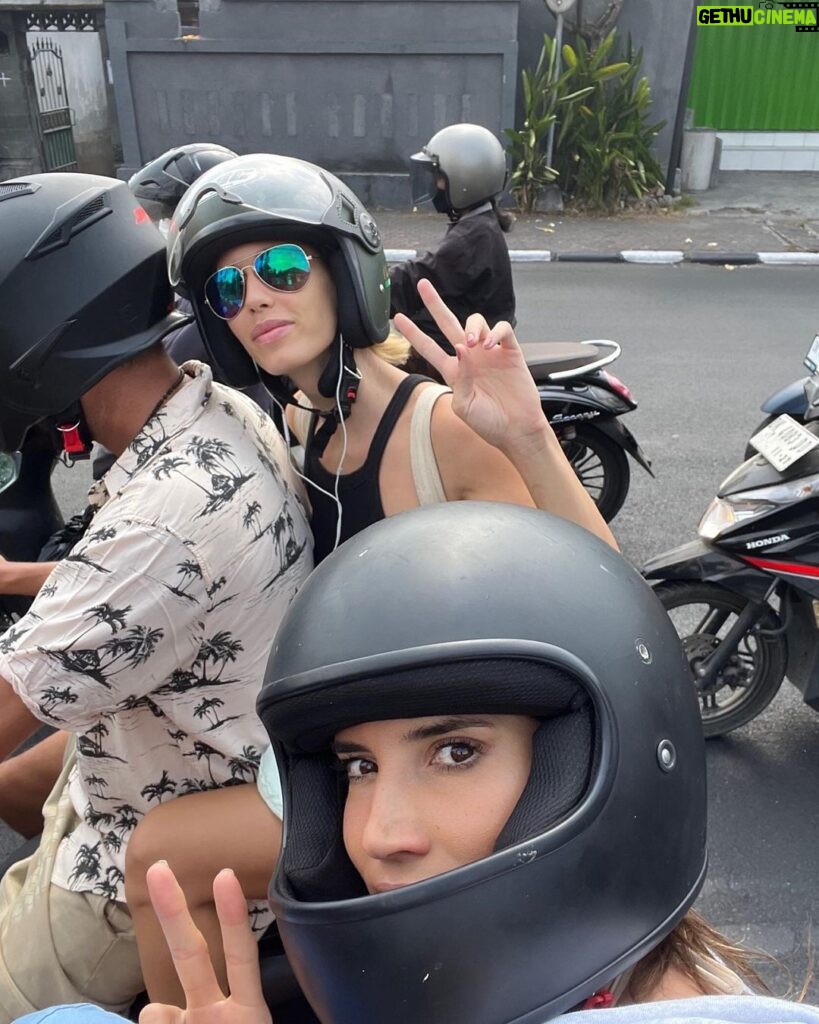 India Martínez Instagram - 🌊🏄🏽‍♀️ Bali, Indonesia