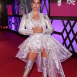 India Martínez Instagram - Noche de @latingrammys 🤍 Traje @gustavoadolfotari Botas: @miamicci.es Joyas: @joyerialumierjewels Maquillaje: @makeupbysergiobg Peluquería: @romanmedero_ Manicura: @marinadnails Stylist: @almudenaruizstylist