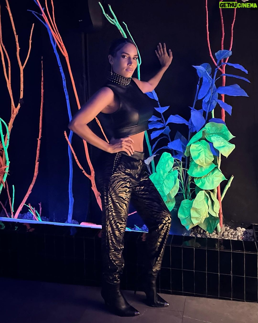 India Martínez Instagram - 🥂!! Un cumpleaños diferente, ☺️haciendo maletas, viajando y hoy de concierto en Bruselas!!! COSAS DE LIBRA!! Gracias por tantos mensajitos a todos!! Os quieroooooo 🎂💋🙏🏽 a la vuelta fiestaca!!! Bruselas - Bélgica