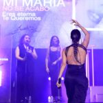 India Martínez Instagram - Es que pasaron tantas cosas ayer en Sevilla, que no se por dónde empezar!!! Hacía dos años que no te sentía… te echaba tanto de menos… te cogí con tantas ganas, que se ha superado en emociones nuestro anterior encuentro! Gracias a todos los que fuisteis testigo, publico, amigos, familia, equipazo y artistas invitados!! Incluidas las peques que se subieron y me dejaron enamoradita perdida. 🥰🤤 Sevilla,España