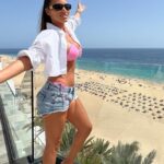 India Martínez Instagram - Mi frase favorita de “si ella supiera” es “dejemos que la magia nos venga a ver…” y la vuestra? Fuerteventura (Islas Canarias)