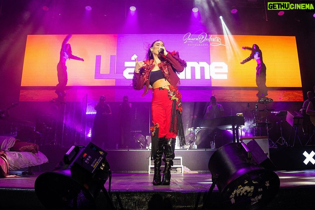 India MartΓnez Instagram - Anoche en San Pedro del Pinatar otra locura de concierto!!! ππ½ππ½ππ½ y maΓ±ana nos vemos en Algeciras!!! Entradas en mi bio! ππ½ππ½ππ½β€οΈπ₯π₯° Fotazas de @lauraquilesfotografia