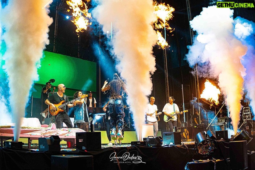 India MartΓnez Instagram - Anoche en San Pedro del Pinatar otra locura de concierto!!! ππ½ππ½ππ½ y maΓ±ana nos vemos en Algeciras!!! Entradas en mi bio! ππ½ππ½ππ½β€οΈπ₯π₯° Fotazas de @lauraquilesfotografia