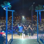 India Martínez Instagram - Me dijeron que habría unas 4000 personas y cuando salí al escenario me encontré con casi 40.000 🙈. Mi Roquetas de Mar es que no se por dónde empezar. Ni en mis sueños fue tan grandioso y tan bonito!! Tan único … tan histórico!! Vaya reencuentro familia, amigos, y paisanos. Graciasss de verdad!! 🙈😭 Fotos @blogindiamartinez y @emotions_fotografos