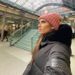 India Martínez Instagram - Gracias Londres!!!! Thank u!!! 🥰🥰🥰🙌🏽🚇🛩️🎤🚕☔️🤧✌🏽🧶 esta noche Paris!!! London