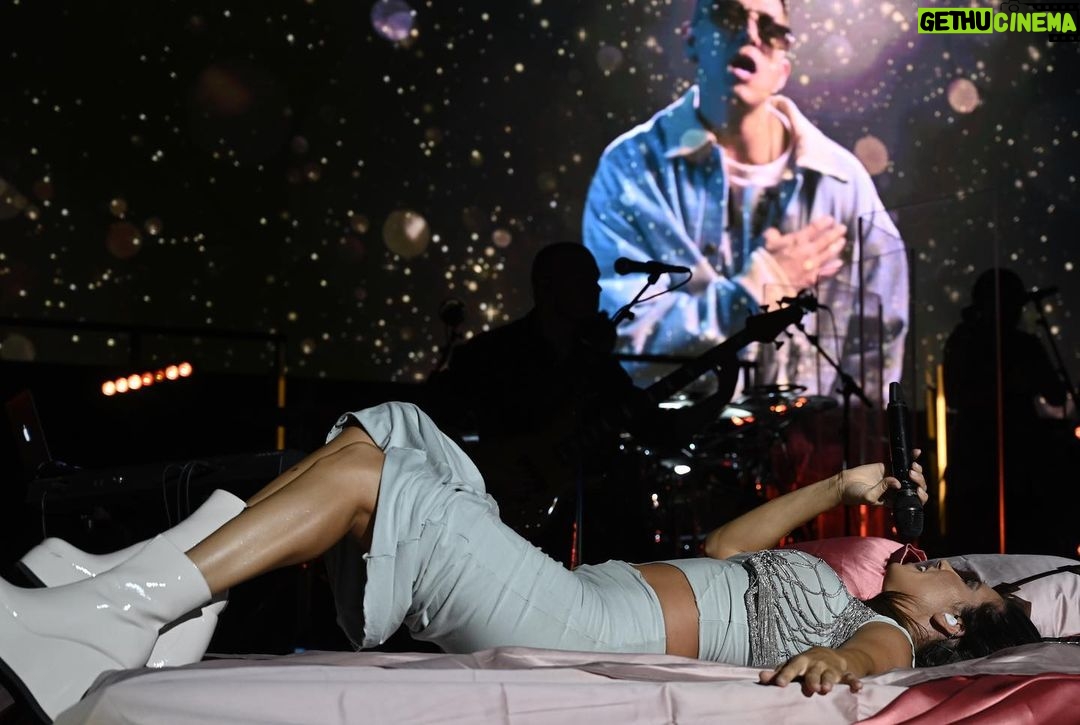 India Martínez Instagram - GRACIAS STARLITE POR ESTA NOCHE TAN BONITAAA… HAN PASADO TANTAS COSAS QUE ES DIFÍCIL RESUMIRLA. QUE OS QUIEROOOO!!! #Soldout GRACIAS @starlitefestival A MI QUERIDA @sandrastarlite E @ignaciomaluquer 🙌🏽🙌🏽