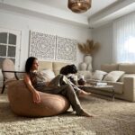 India Martínez Instagram - No suelo compartir fotos de mi casa pero hoy es una ocasión especial. Esta noche mi casa es la vuestra. 😘😘 @mi_casa_es_la_tuya a las 22:00h Decoración: @rociomorenointeriorismo