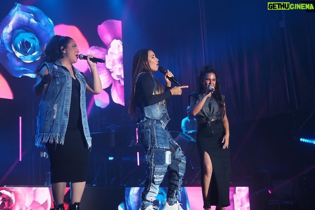 India Martínez Instagram - GRACIAS MURCIAAAA!! Esta gira arranca más fuerte de lo que me esperaba aún! 🙈🥰🙌🏽 Momento favorito el vídeo final!! Desliza 🙈🙌🏽>> Próxima parada el 24 de Junio en Starlite y estamos casi agotados!!! 🙏🏽🙏🏽🙏🏽🙏🏽🙏🏽 #NuestroMundoTour Fotos y vídeo @blogindiamartinez