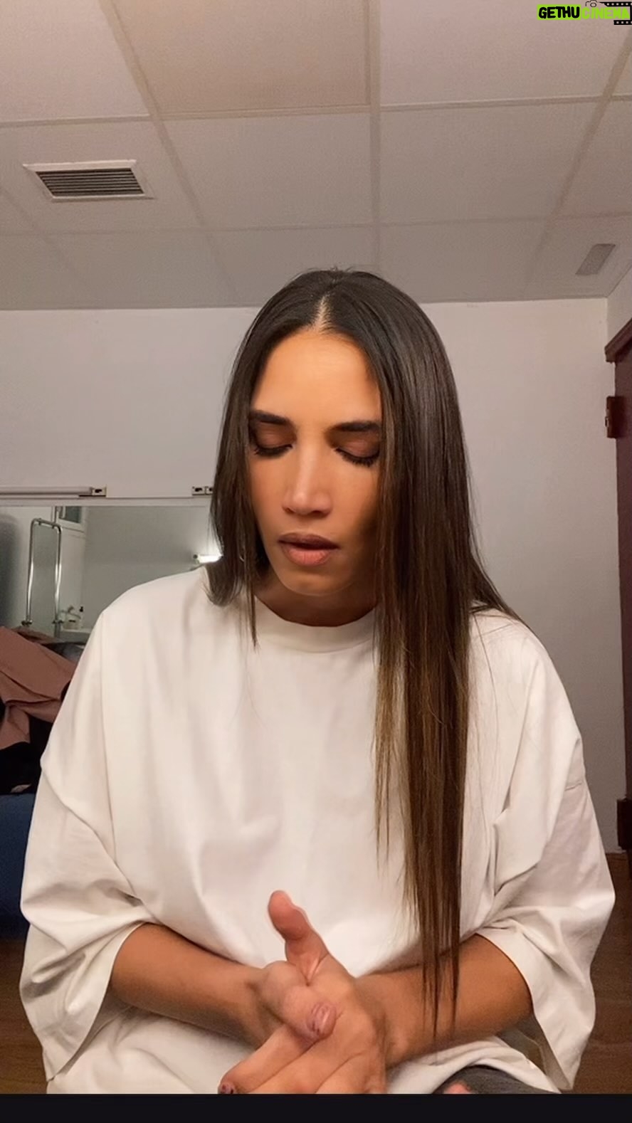India Martínez Instagram - Decidme más canciones y a quién se la dedico… 🌔✨ #siellasupiera