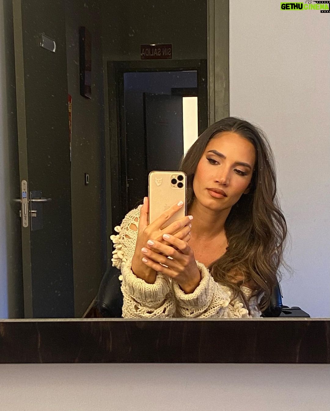 India Martínez Instagram - Quiero que tus ojos me miren… 👀
