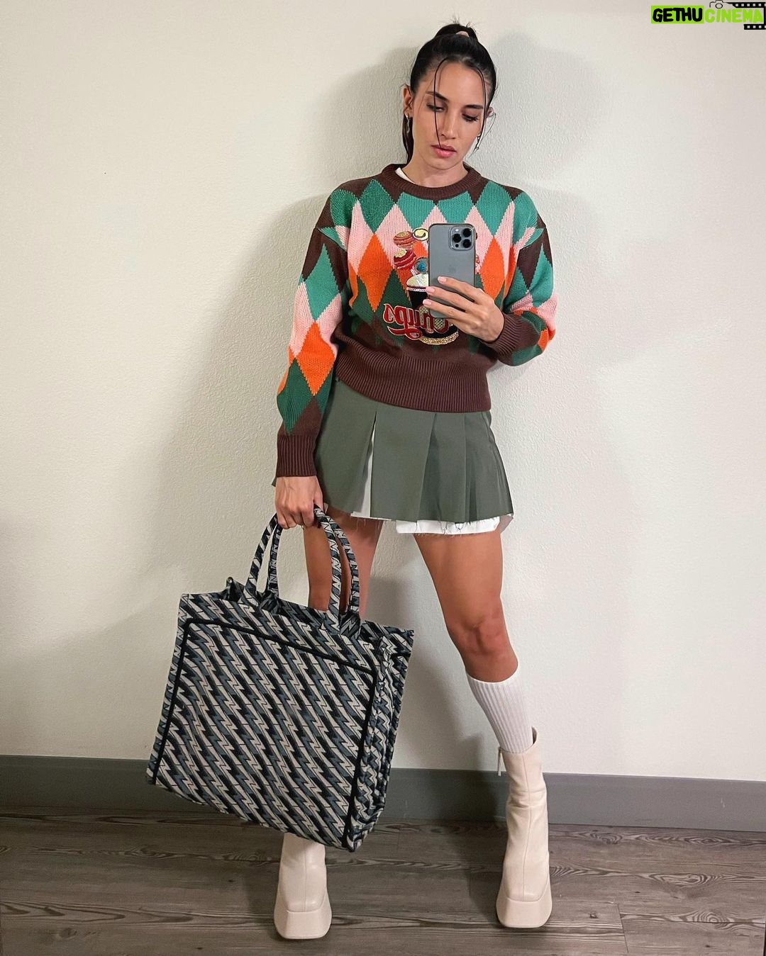 India Martínez Instagram - quién quiere canciones nuevas…? 🌮🎶🎙️🍭🍬 Mexico City, Mexico