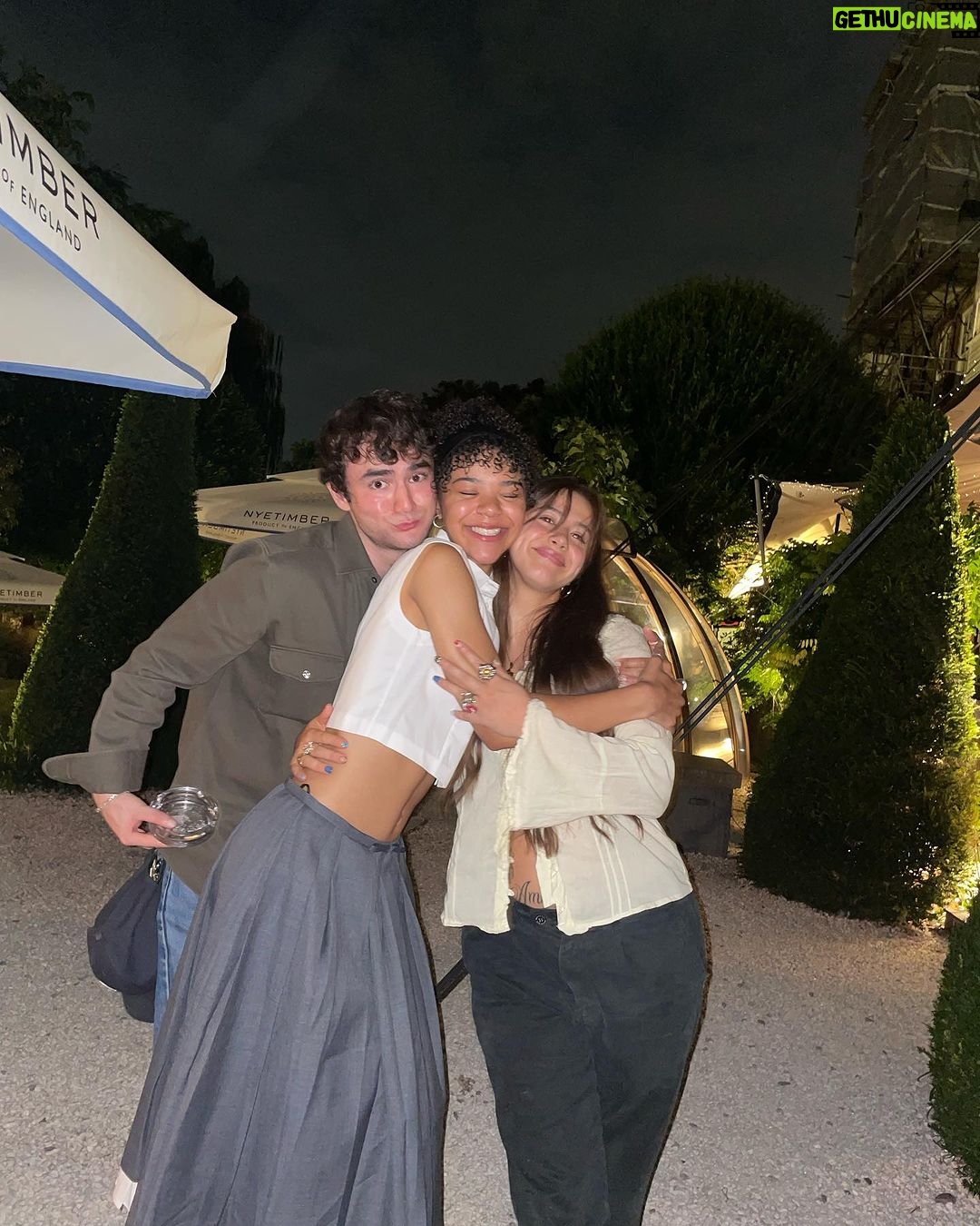 India Ria Amarteifio Instagram - “Absolute chaos” 1 glass of wine, Burrata for starters and an 11pm curfew xxx London, United Kingdom