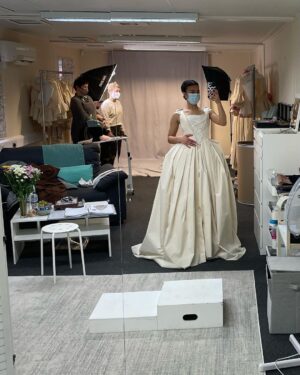 India Ria Amarteifio Instagram - Time lapses and fitting pictures (and @milly_rae ). Featuring some of the women who brought this show to life! 
#queencharlotte