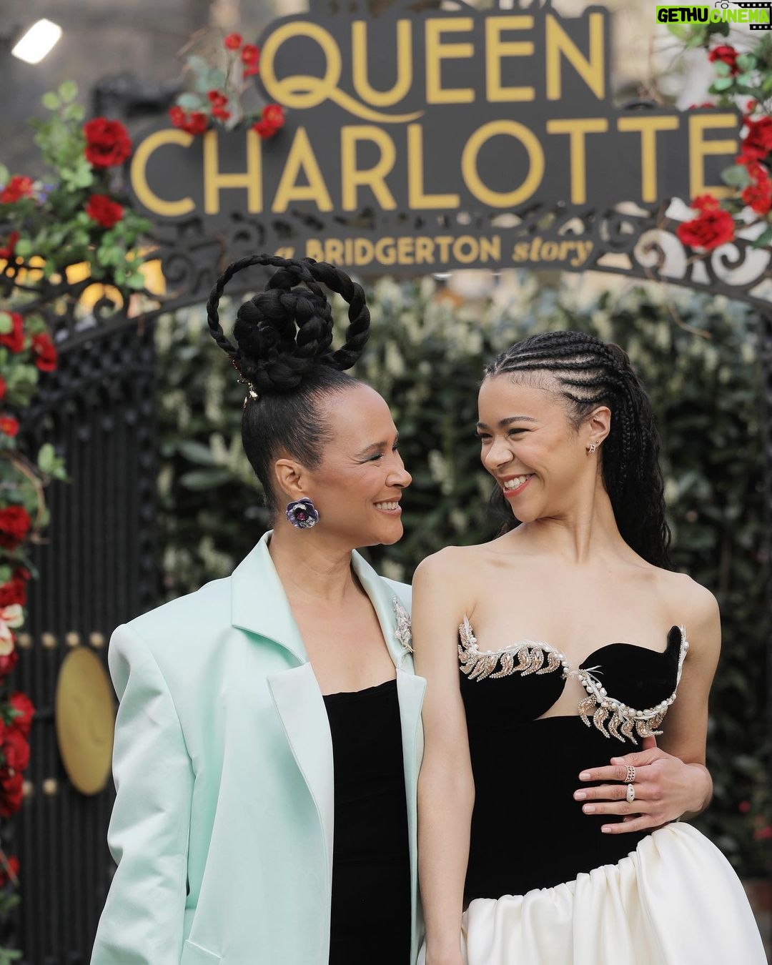 India Ria Amarteifio Instagram - Can’t stop smiling! What a joy. Queen Charlotte London Premiere ✨ Thank you to EVERYONE involved x 4th MAY. @netflix