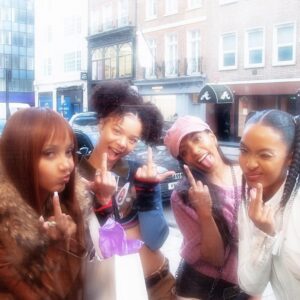 India Ria Amarteifio Instagram - @pinkpantheress MOSQUITO Music Video out now! 🧖🏽‍♀️💄🥰💅🏽🛍️ New Bond Street, London, W1