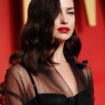 Irina Shayk Instagram - Hollywood nite @vanityfair ❤️🖤
