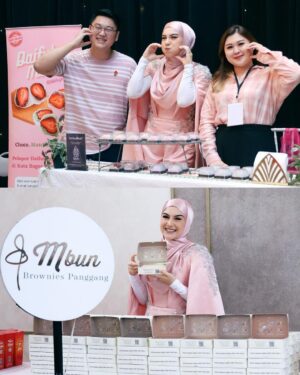 Irish Bella Instagram - Belum bisa move on dari acara Grand Launching Wonderish, seribu terima kasih untuk semua sudah bantu & support 🥹🤗

EO & Decorator : @redberryincreate 
Event Planner : @redberryincreate  @erniaredberry @deoriyantoo 
Makeup: @erniaredberry 
Dress : @dhouseofluxury
Suit : @dikhasigitfashion . @dikha_sigit 
Headpiece : @monliesmade
Venue : @shelavie.grandballroom , @la.glasshouse @sheilalesmana
Entertainment & Show Management : @deoriyantoo @deoentertainmentindonesia
Live streaming : @Praya.visual
Lighting: @juns_lighting 
Photography : @sudutputih.mo @fahri_frpotret
Videographer : @aaproductions.id 
Florist & set decoration table : @memulaicerita 
Usher: @beauty_usher
Doorprize Decoration : @seserahan_by_rosearbor
Invitation Website : @kondangankuy.online 
Photobooth : @mono.photobooth
Playground: @emily_toysrental
Painting : @facepainting_jakarta
Digital registration: @bukutamudigital_kurvasoft
Dance Show : @fdcrew 
Guest book audio: @phoneafriend.co 
Hampers : @anaria_souvenir 
Hampers Bag : @jimshoneyoffc 
Hampers Cookies : @jnccookies
Hampers : @lovessemprong_official 
Hampers Scarf : @erlyssa.id

FnB:
Bakso : @Bakso Iyish 
Mochi : @pipikupenuh
Bbq : @unlockedbbq
Chocolate : @chocolatefountain88
Ice cream : @paletaswey
Stall Minuman : @teguk.indonesia
Popcorn : @jollytimeindonesia
Nasi Box : @sarasa.id
Nasi Bento : @ikibento
Stall : @vittoriaweddingservices 
Brownies : @mbun.id 
Cookies : @doublejokitchen