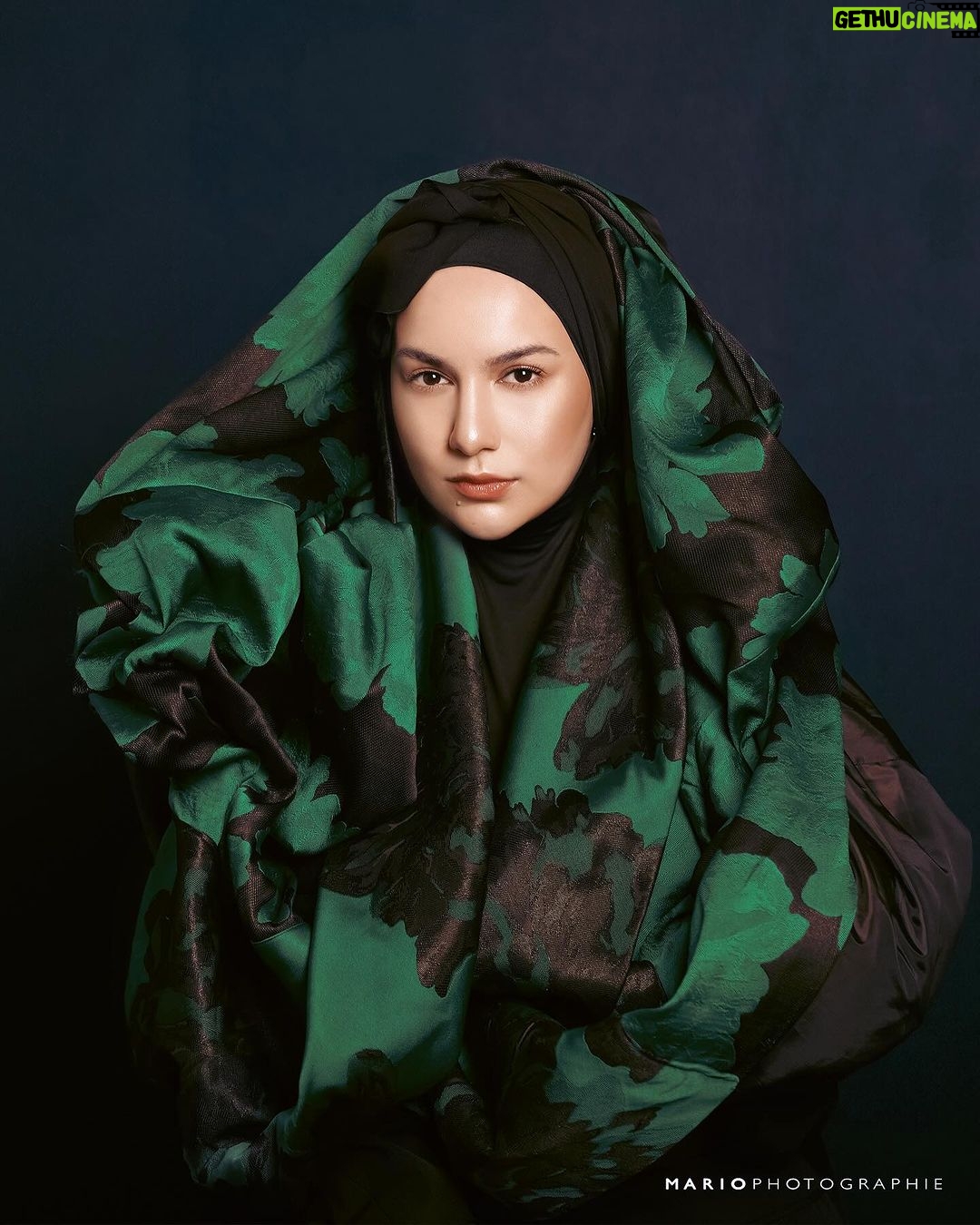 Irish Bella Instagram - Progress not perfection ✨ Photo by @mariophotographie Stylist @runoutofpaper @rezabustami Mua @victoria_makeupatelier Hijab @awanisaw Dress @thornandesjaime Lighting @nanlite_indonesia @nanlite_global