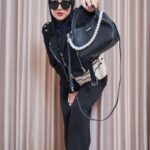 Irish Bella Instagram - Selamat berpuasa semuanyaaaa❤️ Outfit ku hari ini serba item, udah lama gak pake warna item 🥹 Dan pake tas dari lokal brand terkenal, Jims Honey. Aku suka banget karena menggunakan material yang berkualitas tinggi, koleksi-koleksi dari Jims Honey juga fashionable dan harganya bersahabat loh di kantong😍 Oh iya, di bulan suci tahun ini, Jims Honey ada promo besar-besaran loh. Yang mau samaan kayak aku, boleh langsung check Instagramnya yaa di @jimshoneyoffc😉 Last but not least, aku mau bilang “You Deserve The Best” sesuai dengan motto Jims Honey karena semua wanita berhak untuk tampil cantik🥰❤️ #jimshoney #iCarryJH