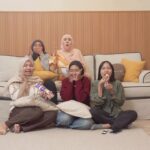 Irish Bella Instagram - Kalo udah bicara soal Furniture, pasti ada aja model terbaru yang bikin pengen checkout ☺️ Kaya Furniture yang aku pesen di @rilexfurniture ini nih , Cabinet Tv , lemari lengkungnya yang super duper kokoh karena terbuat dari kayu jati dan finishingnya yang Bagus banget. menambah kesan Aesthetic ruanganKu 🥰