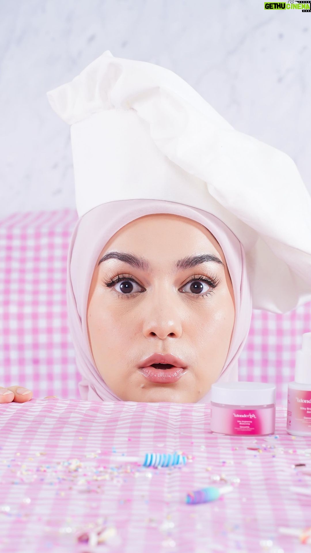 Irish Bella Instagram - Intip behind the scene photoshoot Wonderish ✨🩷 Karena ini brand skincare pertamaku, tentu sangat berarti. Dan untuk photoshootnya juga aku memastikan dari semua aspek terbaik. Termasuk studionya. Aku pilih studio yang luas, bersih, nyaman dan paling penting desainnya cantik dan estetik. Dan Alhamdulillah aku bisa nemuin studio cantik ini @rumah_louie @studio_rlp @rumahlouieproject ✨ MasyaAllah staff juga ownernya ramah banget. Bahkan fasilitas sholat sampe kulkas dan fasilitas lainnya lengkap banget. Thank you studio @rumah_louie @studio_rlp @rumahlouieproject 🫶🏻