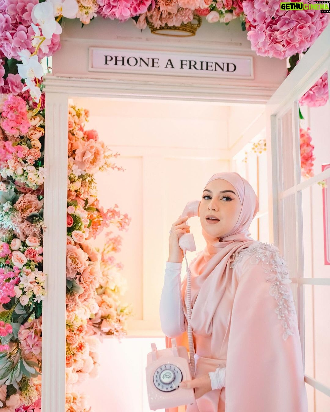 Irish Bella Instagram - Belum bisa move on dari acara Grand Launching Wonderish, seribu terima kasih untuk semua sudah bantu & support 🥹🤗 EO & Decorator : @redberryincreate Event Planner : @redberryincreate @erniaredberry @deoriyantoo Makeup: @erniaredberry Dress : @dhouseofluxury Suit : @dikhasigitfashion . @dikha_sigit Headpiece : @monliesmade Venue : @shelavie.grandballroom , @la.glasshouse @sheilalesmana Entertainment & Show Management : @deoriyantoo @deoentertainmentindonesia Live streaming : @Praya.visual Lighting: @juns_lighting Photography : @sudutputih.mo @fahri_frpotret Videographer : @aaproductions.id Florist & set decoration table : @memulaicerita Usher: @beauty_usher Doorprize Decoration : @seserahan_by_rosearbor Invitation Website : @kondangankuy.online Photobooth : @mono.photobooth Playground: @emily_toysrental Painting : @facepainting_jakarta Digital registration: @bukutamudigital_kurvasoft Dance Show : @fdcrew Guest book audio: @phoneafriend.co Hampers : @anaria_souvenir Hampers Bag : @jimshoneyoffc Hampers Cookies : @jnccookies Hampers : @lovessemprong_official Hampers Scarf : @erlyssa.id FnB: Bakso : @Bakso Iyish Mochi : @pipikupenuh Bbq : @unlockedbbq Chocolate : @chocolatefountain88 Ice cream : @paletaswey Stall Minuman : @teguk.indonesia Popcorn : @jollytimeindonesia Nasi Box : @sarasa.id Nasi Bento : @ikibento Stall : @vittoriaweddingservices Brownies : @mbun.id Cookies : @doublejokitchen